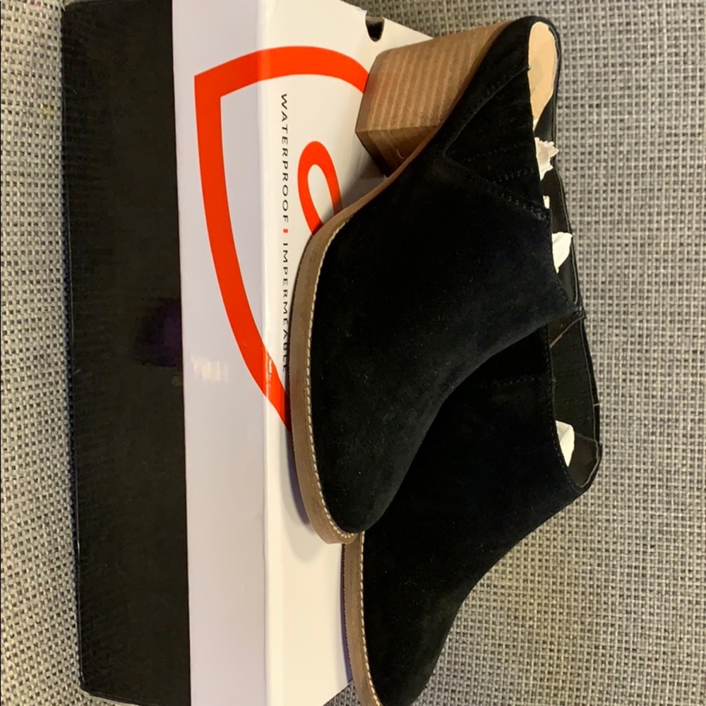 Blondo Norwich mules , clogs